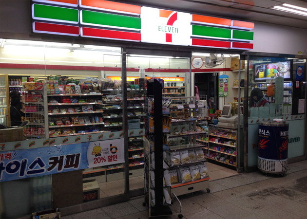 t-moneyはコンビニで購入出来ます。