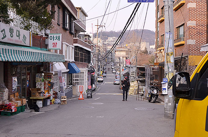 看板が出ていないので、本当に通りすぎてしまうかもしれませんが、お気をつけ下さい！