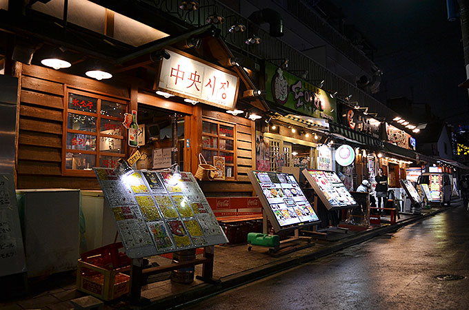 その中に教えてもらったと思われるお店に到着！中央市場（시장 シジャン）