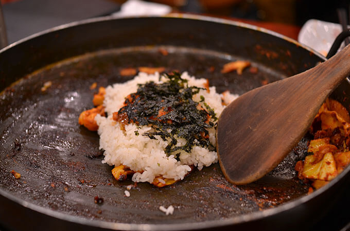 締めの볶음공기（ポクムコンギ 炒めご飯）を食べました。