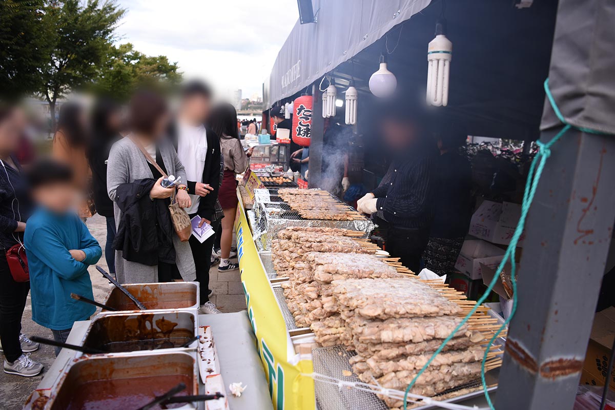 漢江公園では屋台など楽しいお祭り開催